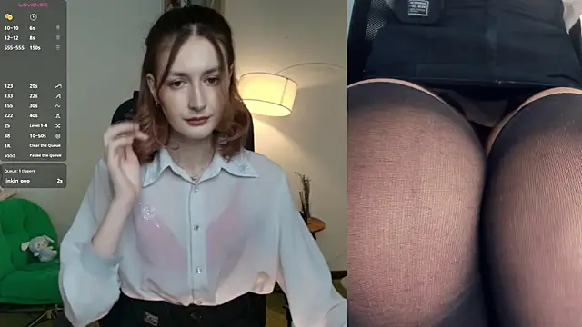 Snapshot of EasterBlink chatting on February 12, 10:10 am EasterBlink online show from February 12, 10:10 am