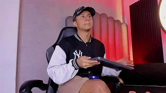  Leohot  online show from November 28, 3:53 am