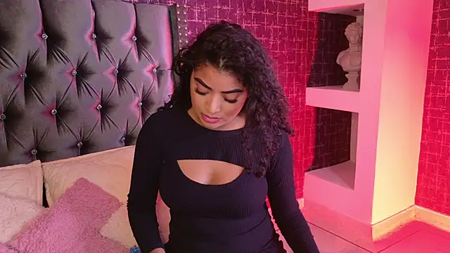Snapshot of Carly_Monroe_ chatting on September 10, 10:10 pm Carly Monroe online show from September 10, 10:10 pm
