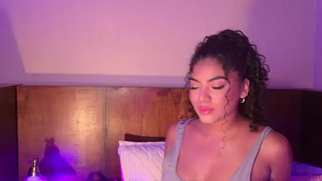 Snapshot of Carly_Monroe_ chatting on October 7, 11:13 pm Carly Monroe online show from October 7, 11:13 pm