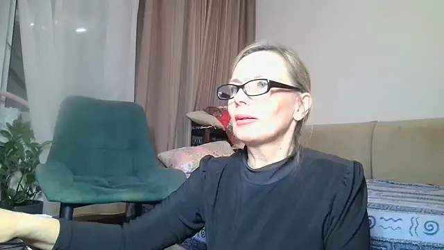 Snapshot of Sweetmurrr chatting on February 15, 11:34 pm Sweetmurrr online show from February 15, 11:34 pm