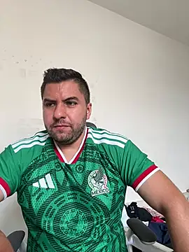 raulgzz4 online show from June 25, 4:55 pm