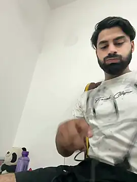 hottestboy03 online show from July 4, 7:03 am