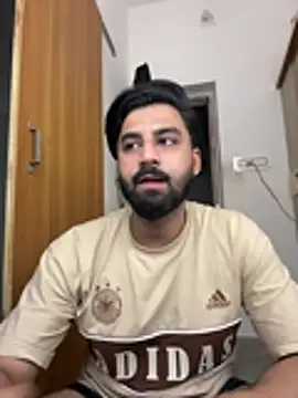 hottestboy03 online show from August 4, 7:44 am