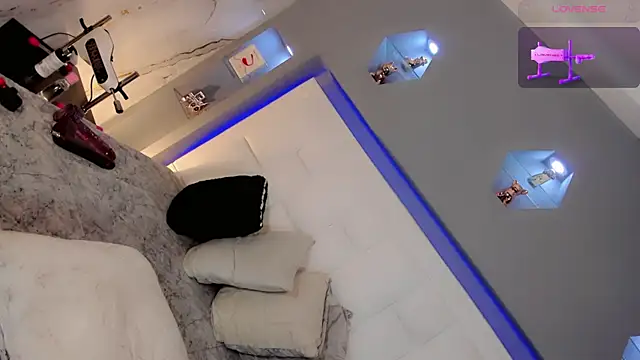 Ariia-janee online show from April 10, 5:01 am