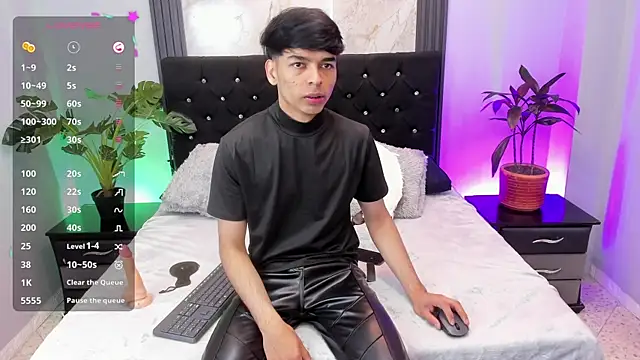 OnlyJos online show from October 19, 1:45 pm