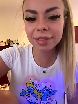 Snapshot of SerraVondeee chatting on October 5, 2:15 pm SerraVondeee online show from October 5, 2:15 pm