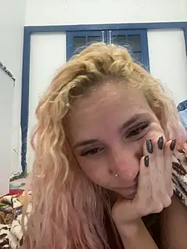 Snapshot of Bruna551 chatting on October 3, 3:58 am Bruna551 online show from October 3, 3:58 am