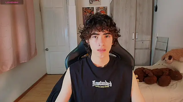 Nude Boy18 online show from December 1, 2:38 am