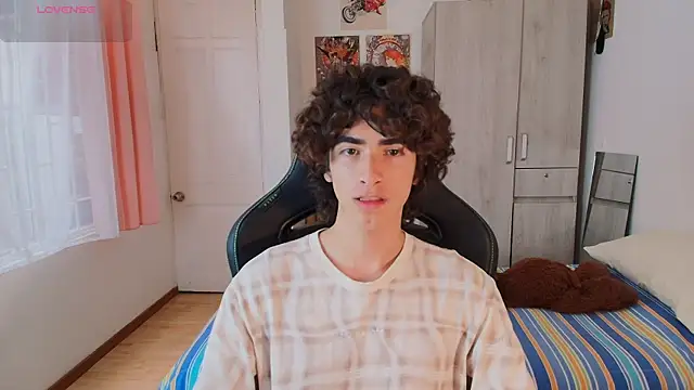 Nude Boy18 online show from January 13, 9:09 pm