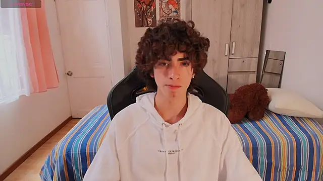 Nude Boy18 online show from January 14, 6:57 pm