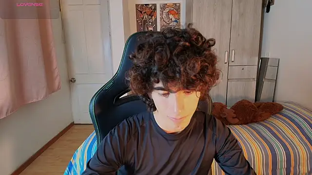 Nude Boy18 online show from January 16, 11:09 pm