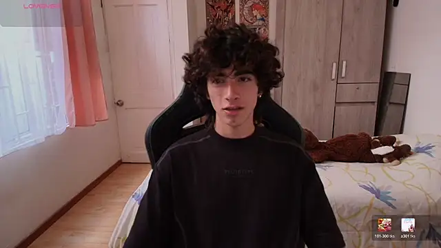 Nude Boy18 online show from January 17, 8:45 pm