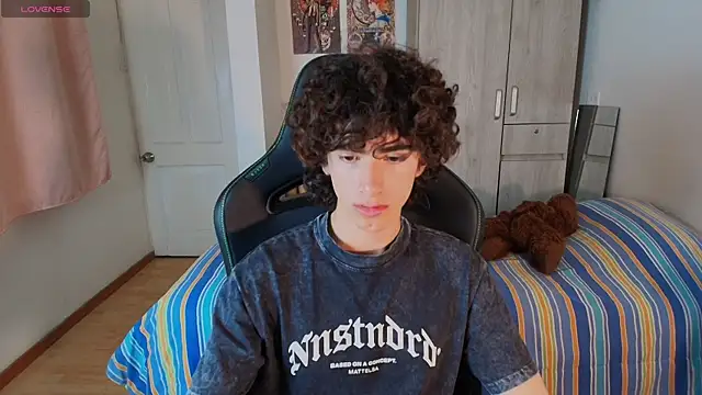 Nude Boy18 online show from January 19, 12:14 am