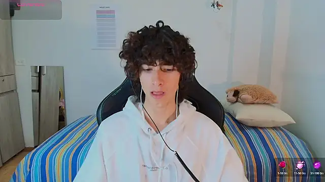 Nude Boy18 online show from February 24, 2:31 am