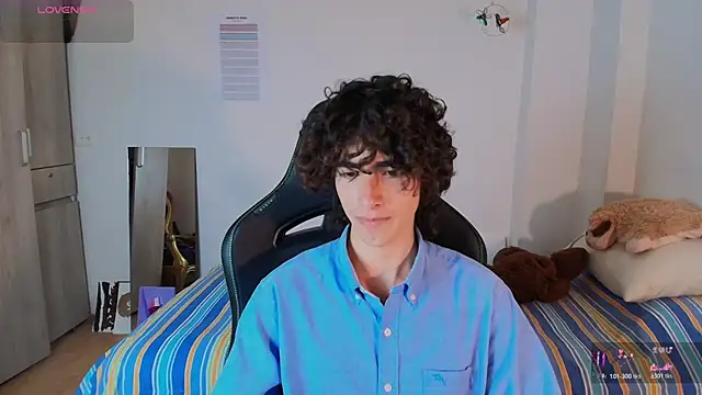 Nude Boy18 online show from March 5, 9:22 pm