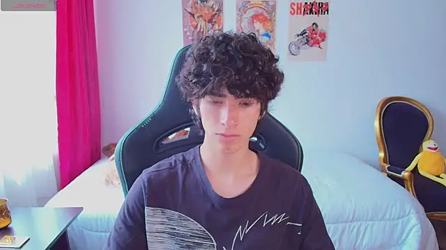 Nude Boy18 online show from July 3, 8:48 pm