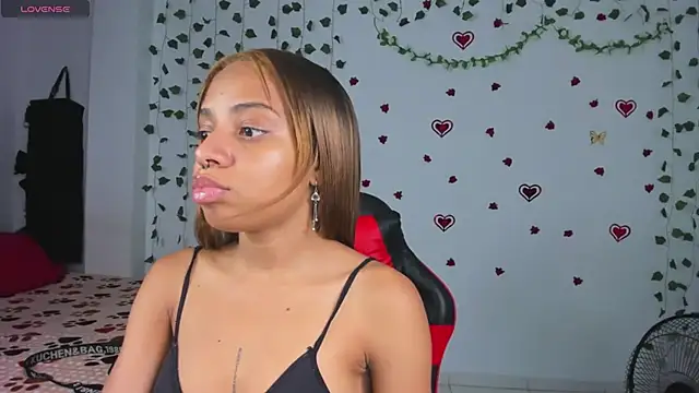 yumi hanna online show from April 18, 4:38 am