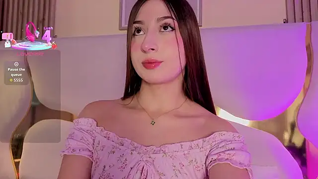 Snapshot of SofiJones_ chatting on February 27, 9:37 pm SofiJones online show from February 27, 9:37 pm