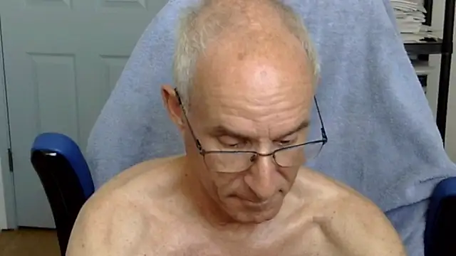 Snapshot of funone1999 chatting on September 10, 9:15 pm funone1999 online show from September 10, 9:15 pm