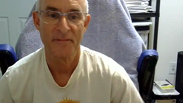 Snapshot of funone1999 chatting on September 14, 3:49 am funone1999 online show from September 14, 3:49 am