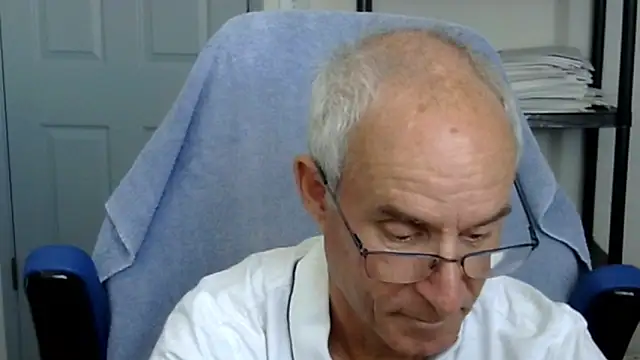 Snapshot of funone1999 chatting on October 8, 7:44 pm funone1999 online show from October 8, 7:44 pm