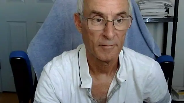 Snapshot of funone1999 chatting on October 9, 9:57 pm funone1999 online show from October 9, 9:57 pm