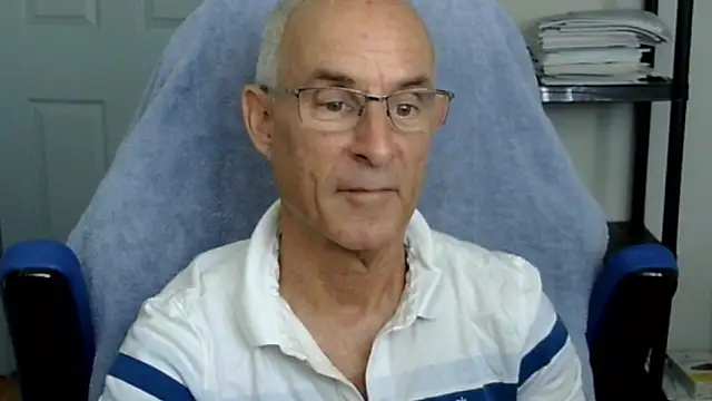 Snapshot of funone1999 chatting on October 21, 6:52 pm funone1999 online show from October 21, 6:52 pm