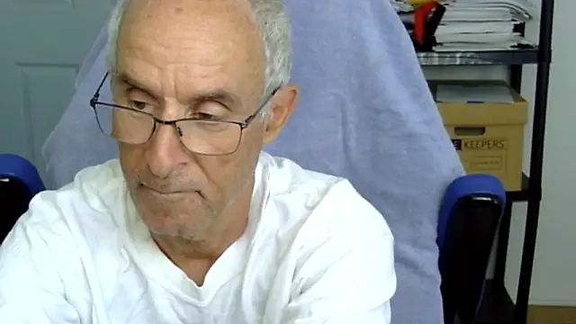 Snapshot of funone1999 chatting on March 27, 5:45 pm funone1999 online show from March 27, 5:45 pm