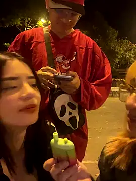 Snapshot of TheLevel69s chatting on September 23, 5:32 am TheLevel69s online show from September 23, 5:32 am