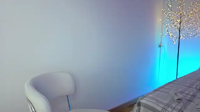 Little mia   online show from February 22, 10:41 pm