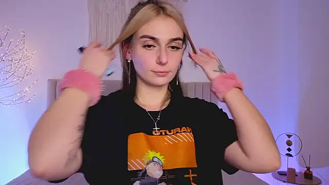 Little mia   online show from March 15, 11:22 pm