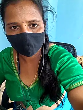 Snapshot of Tamil_Sweety chatting on September 18, 9:33 am Tamil Sweety online show from September 18, 9:33 am