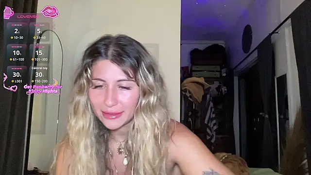 GoddessDove online show from April 8, 11:43 am