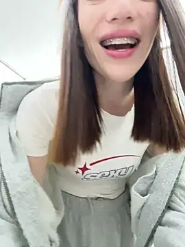 Snapshot of BallerinaCappuccino_ chatting on April 24, 3:31 am BallerinaCappuccino online show from April 24, 3:31 am