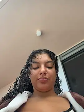Snapshot of allybluee777 chatting on April 23, 12:29 pm allybluee777 online show from April 23, 12:29 pm