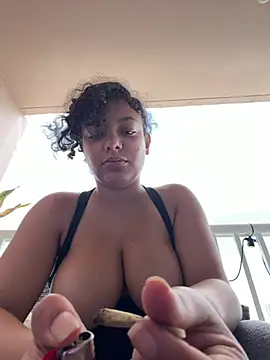 Snapshot of allybluee777 chatting on May 20, 2:34 pm allybluee777 online show from May 20, 2:34 pm