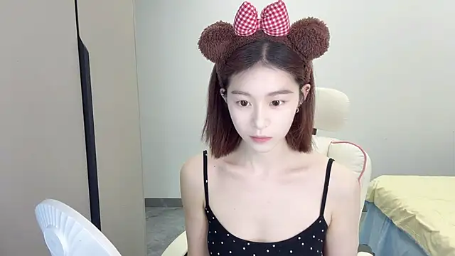 Snapshot of Cookie-oo chatting on September 13, 12:54 am Cookie-oo online show from September 13, 12:54 am