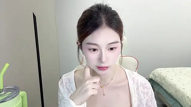 Snapshot of Cookie-oo chatting on October 4, 12:03 pm Cookie-oo online show from October 4, 12:03 pm