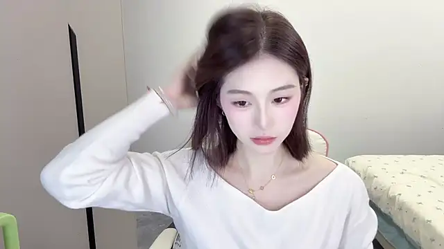 Snapshot of Cookie-oo chatting on October 10, 1:32 pm Cookie-oo online show from October 10, 1:32 pm