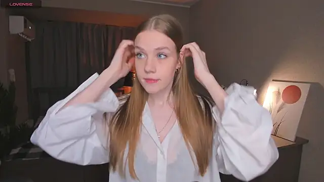 OdellaFrake online show from October 10, 7:35 pm