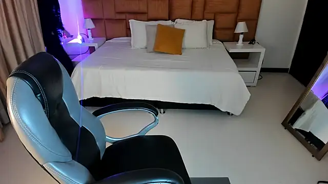 Catti Brie online show from October 1, 11:38 am