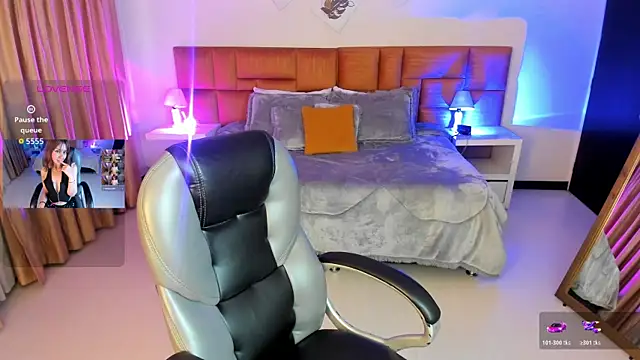 Catti Brie online show from November 15, 11:40 am