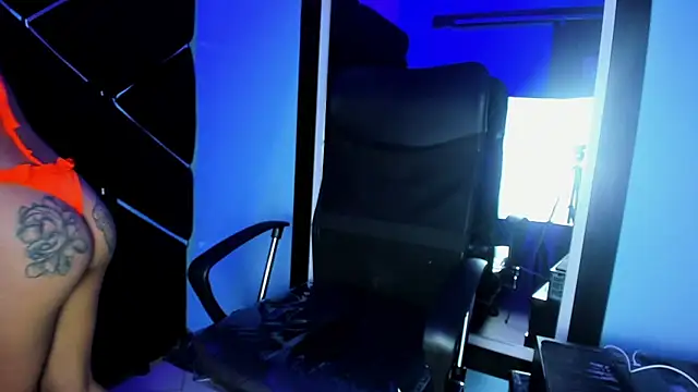 Violetta Rousse  online show from February 28, 4:19 pm