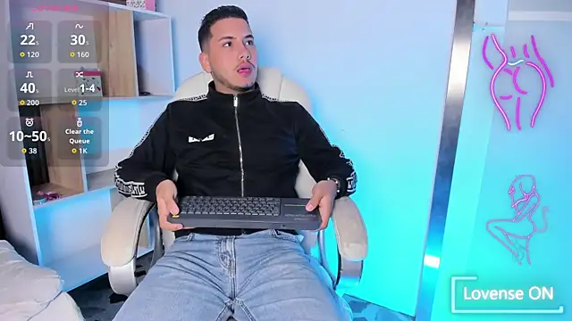 Snapshot of Axel_grey_ chatting on September 9, 12:26 pm Axel grey online show from September 9, 12:26 pm