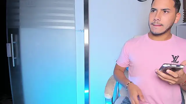 Snapshot of Axel_grey_ chatting on September 13, 11:54 am Axel grey online show from September 13, 11:54 am