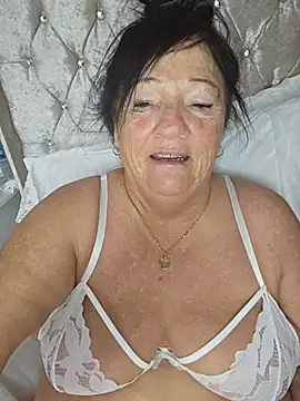 Angeldelightt online show from November 3, 2:07 pm