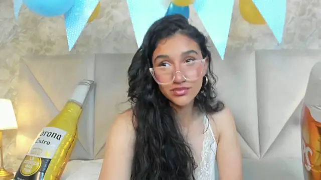 ValentiinaCruz online show from October 2, 10:28 pm