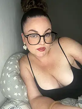 whitequeen xxx online show from September 12, 8:31 pm