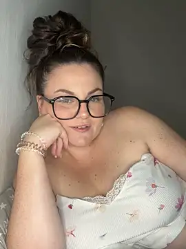 whitequeen xxx online show from September 16, 9:16 pm